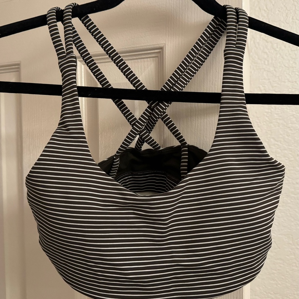 Lululemon sports bra